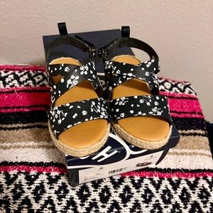 Osh Kosh Sandals 6c